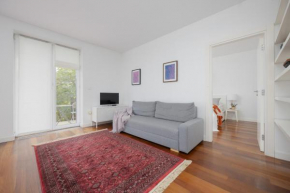 Charming Apartment with Parking by Noclegi Renters